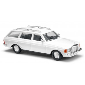 Busch 60225 - 1/87 BAUSATZ MERCEDES W123 T-MODELL