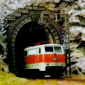 Busch 7024 - TUNNELPORTAAL E-LOC H0